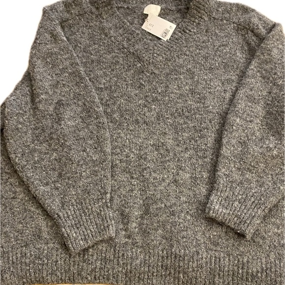 H&M Women’s Oversized Pullover V-Neck Sweater Gray XL-XXL - Picture 2 of 11